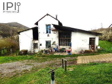 Foto Rustico in villeto, Visone di 320 m² con 1 locali in vendita