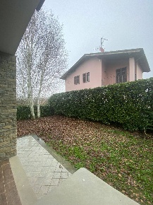 Foto Villa unifamiliare Gavi di 200 m² con 9 locali in vendita