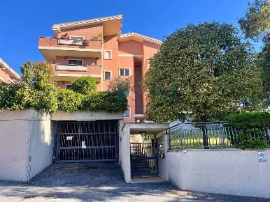 Foto Appartamento in Via Vittorio Marimpietri, Roma La Giustiniana di 63 m²