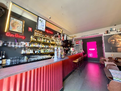 Foto Attività commerciale in Via Gaetano Salvemini 14/A, Bari San Pasquale