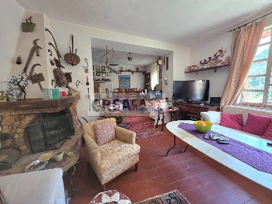 Foto Villa unifamiliare in c.da Saracena, Castelmola di 148 m² con 5 locali