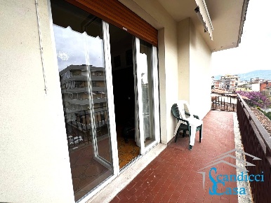 Foto Appartamento in Via Monti 23, Scandicci Centro di 90 m² con 4 locali