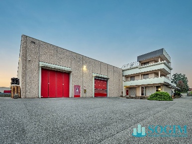 Foto Capannone industriale in via Virgilio 6, Giussano Centro di 2550 m²