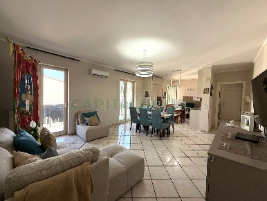 Foto Appartamento in Via Trivice D'Ossa, Camposano Centro di 95 m²