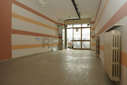 Foto Locale commerciale a Enna Centro di 81 m² con 2 locali in affitto