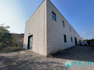 Foto Capannone industriale in via Comasina, Verano Brianza di 300 m²