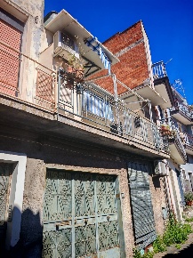Foto Casa indipendente a Paternò di 80 m² con 2 locali in vendita