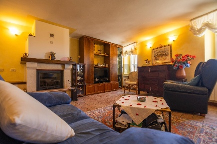 Foto Case semi ndipendenti in Frazione San Giovanni 13, Fabriano di 100 m²