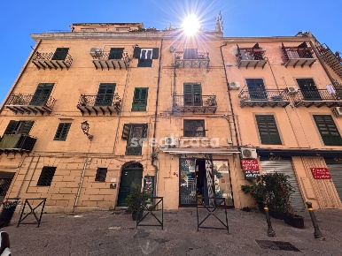 Foto Appartamento in Via Giovanni Meli 12, Palermo Castellammare di 80 m²
