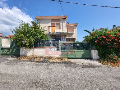 Foto Villa unifamiliare in Traversa II di Viale delle Provincie, Giarre