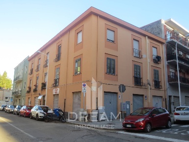Foto Attico in Via Timavo, Cagliari Is Mirrionis di 125 m² con 1 locali