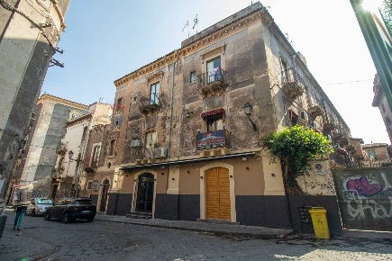 Foto Appartamento in Via Leonardi 21, Catania Centro Storico di 220 m²