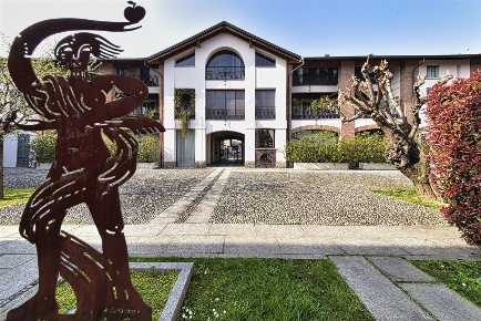 Foto Appartamento a Monza di 260 m² in vendita