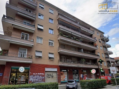 Foto Appartamento in Via Cavallotti, Monza Triante di 90 m² con 3 locali