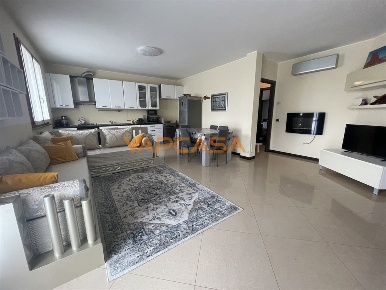 Foto Appartamento in VIA COLOMBERA, Romano di Lombardia Centro di 133 m²