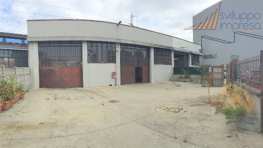 Foto Capannone industriale a Cologno Monzese di 500 m² con 1 locali