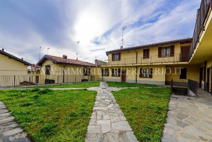 Foto Appartamento in Via Porteino, Cisano Bergamasco Centro di 60 m²