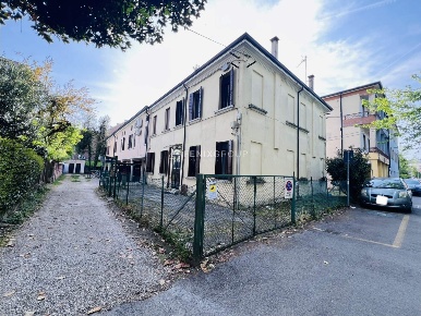 Foto Villa a schiera in Via Ugo Bassi 36, Padova Portello - Ospedali