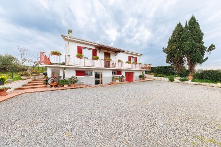 Foto Appartamento a Livorno Porta a Terra - Padula di 133 m² con 5 locali