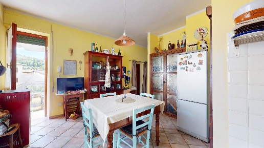 Foto Appartamento in Via Ferdinando Innamorati 27, Foligno di 165 m²