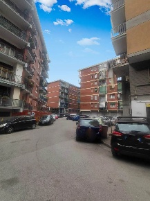 Foto Negozio a Napoli Soccavo di 26 m² con 1 locali in vendita