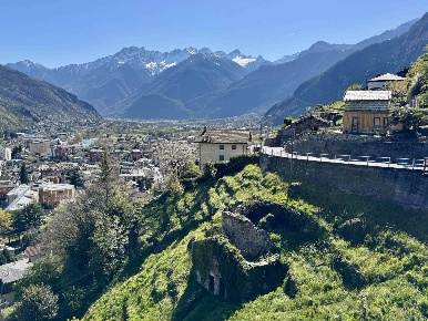 Foto Rustico in Via E.Vanoni, Chiavenna Centro di 103 m² con 2 locali