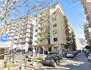 Foto Negozio in Via Sciaraffia 12, Salerno Torrione di 31 m² con 1 locali