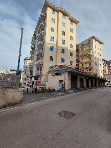 Foto Negozio a Napoli Posillipo di 21 m² con 1 locali in vendita