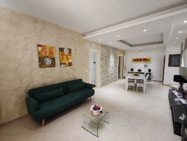 Foto Appartamento in Via Carlo Calcagni, Ostuni di 112 m² con 6 locali