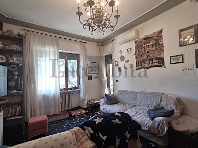 Foto Appartamento in Via Pisana 450, Lucca Sant'Anna di 110 m² con 7 locali