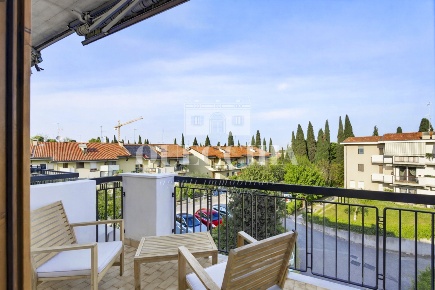 Foto Appartamento in Viale Rimembranze, Desenzano del Garda di 130 m²