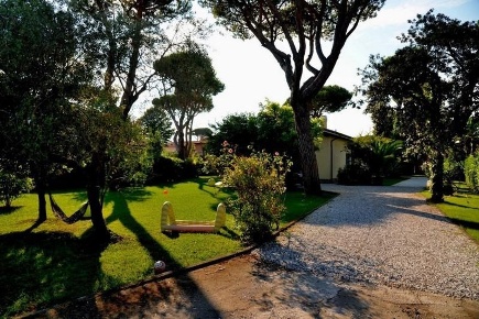 Foto Villa unifamiliare a Forte dei Marmi Centro di 180 m² con 6 locali