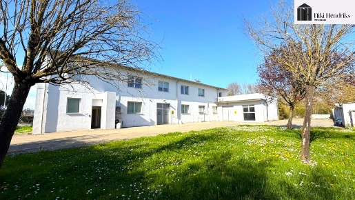 Foto Ufficio a Santa Croce sull'Arno Centro di 800 m² con 13 locali