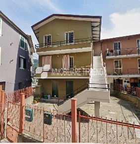 Foto Casa indipendente a Massa Centro di 140 m² con 5 locali in vendita