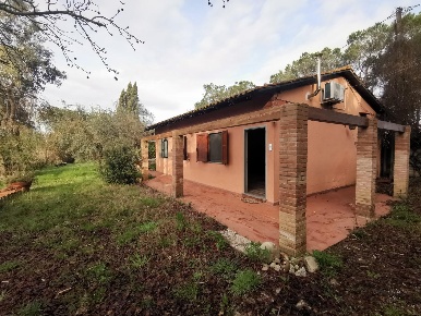 Foto Casa indipendente a Fucecchio Centro di 80 m² con 4 locali in vendita