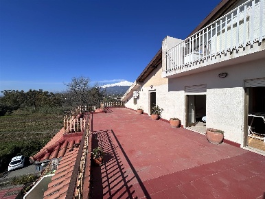 Foto Appartamento in VIA CONSOLARE VALERIA  184, Giardini-Naxos di 103 m²