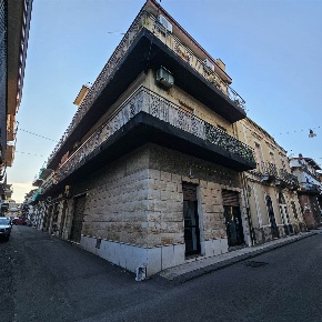 Foto Negozio in Via Etna 61, San Giovanni la Punta Centro di 140 m²