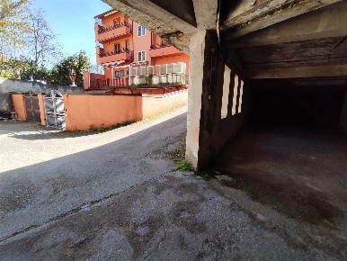 Foto Garage in VIA MICHELANGELO CIANCIULLI 14 B, Montella di 30 m²