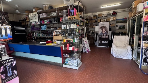 Foto Magazzino in via canesi 6, Monza Regina Pacis - Borsa di 200 m²