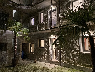 Foto Appartamento a Stresa Centro con 4 locali in vendita