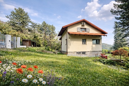 Foto Villa singola in BORGO NUOVO, Givoletto Centro di 203 m² con 5 locali