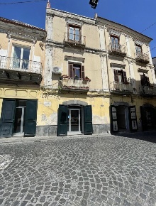 Foto Negozio in Piazza Corpo di Cristo 20, Pagani di 60 m² con 3 locali