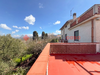 Foto Casa indipendente in Via Mannella snc, Spadafora San Martino di 250 m²