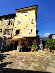Foto Casa indipendente in via provinciale 79, Camaiore Camaiore Paese