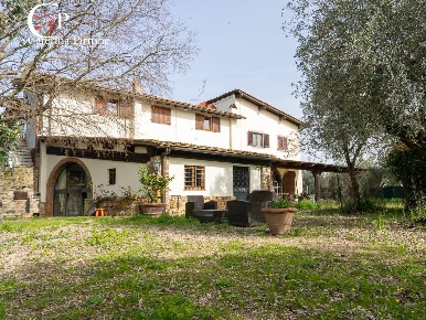 Foto Villa unifamiliare in via San Lorenzo a Colline 1, Impruneta di 850 m²