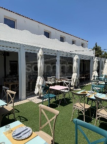 Foto Locale commerciale a Quartu Sant'Elena Capitana di 274 m² con 3 locali