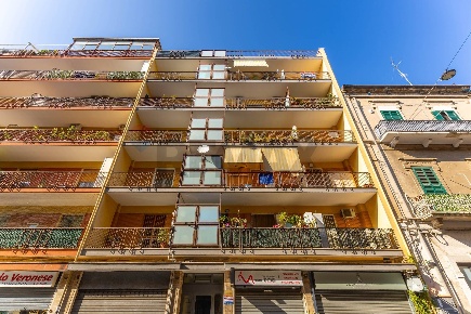 Foto Appartamento in Via Napoli 103, Bari Libertà di 124 m² con 4 locali
