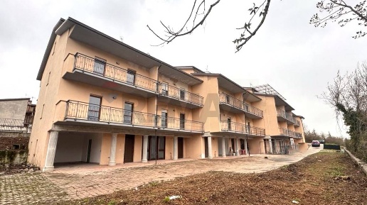 Foto Villa a schiera in localita giardino, Scoppito Colletara di 196 m²