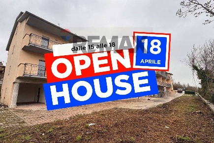 Foto Villa a schiera in localita giardino, Scoppito Colletara di 196 m²