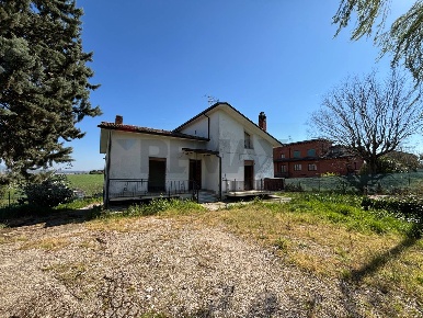 Foto Casa indipendente in Via Tre Torri, Calvi di 170 m² con 11 locali